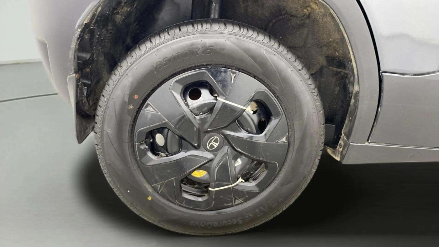 2024 Tata PUNCH ADVENTURE MT, Petrol, Manual, 22,816 km, Right Rear Wheel
