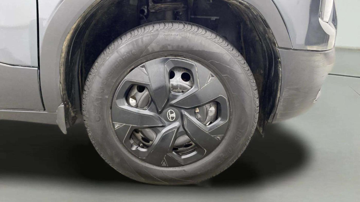 2024 Tata PUNCH ADVENTURE MT, Petrol, Manual, 22,816 km, Right Front Wheel