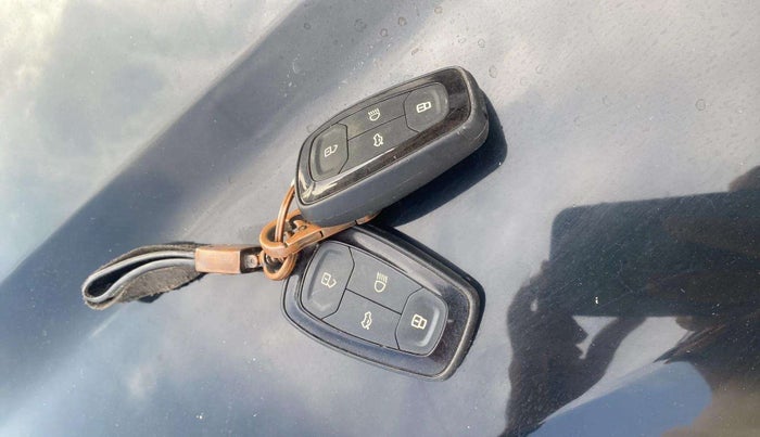 2022 Tata NEXON XZ PLUS PETROL DARK EDITION, Petrol, Manual, 15,501 km, Key Close Up