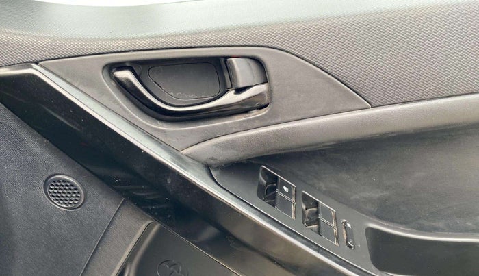 2022 Tata NEXON XZ PLUS PETROL DARK EDITION, Petrol, Manual, 15,501 km, Driver Side Door Panels Control
