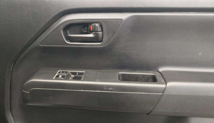 2023 Maruti New Wagon-R LXI CNG 1.0, CNG, Manual, 19,763 km, Driver Side Door Panels Control