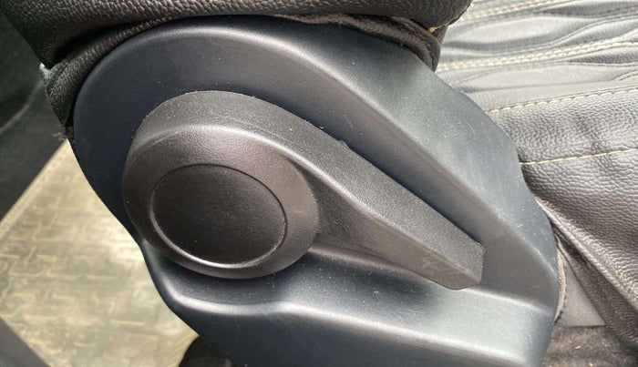 2021 Tata ALTROZ XE PETROL, Petrol, Manual, 25,475 km, Driver Side Adjustment Panel