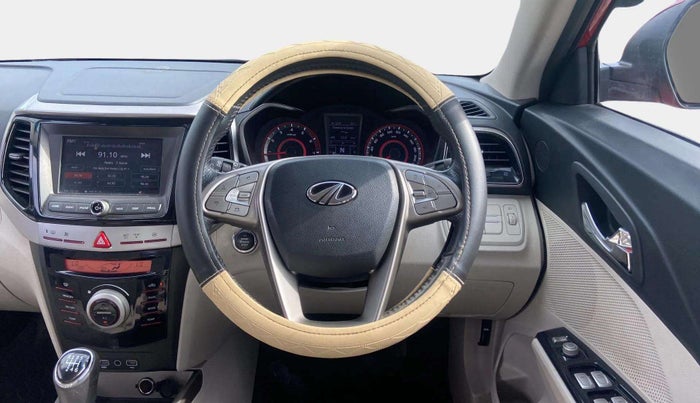 2020 Mahindra XUV300 W8 1.2 PETROL, Petrol, Manual, 55,734 km, Steering Wheel Close Up