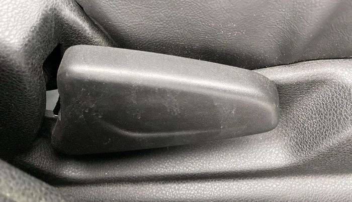 2021 Renault Kwid RXL, Petrol, Manual, 42,242 km, Driver Side Adjustment Panel