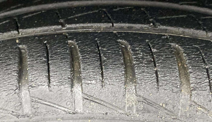 2021 Renault Kwid RXL, Petrol, Manual, 42,242 km, Left Front Tyre Tread