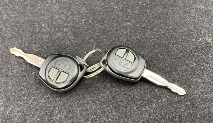 2019 Maruti Baleno DELTA PETROL 1.2, Petrol, Manual, 75,962 km, Key Close Up