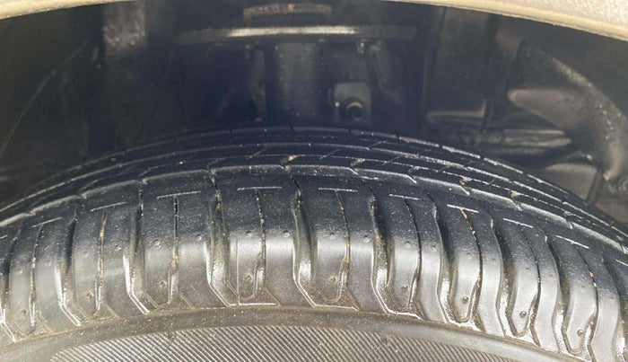 2019 Maruti Baleno DELTA PETROL 1.2, Petrol, Manual, 75,962 km, Right Front Tyre Tread