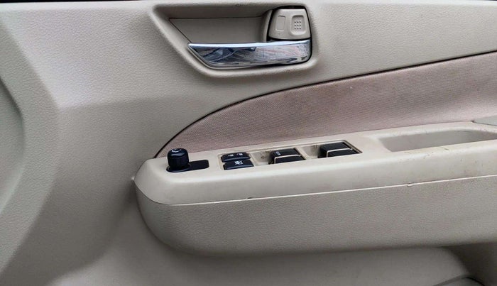 2018 Maruti Ciaz DELTA 1.4 MT PETROL, Petrol, Manual, 68,715 km, Driver Side Door Panels Control