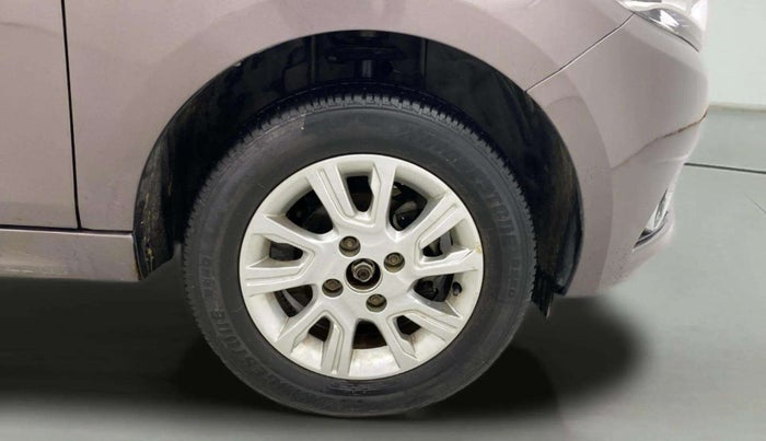2018 Tata Tiago XZ PETROL, Petrol, Manual, 36,611 km, Right Front Wheel