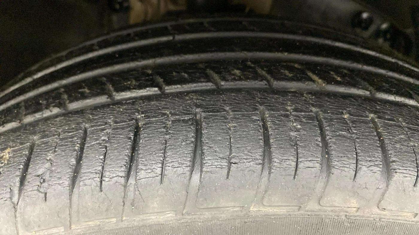 2021 Nissan Kicks XV 1.5, Petrol, Manual, 36,239 km, Right Front Tyre Tread