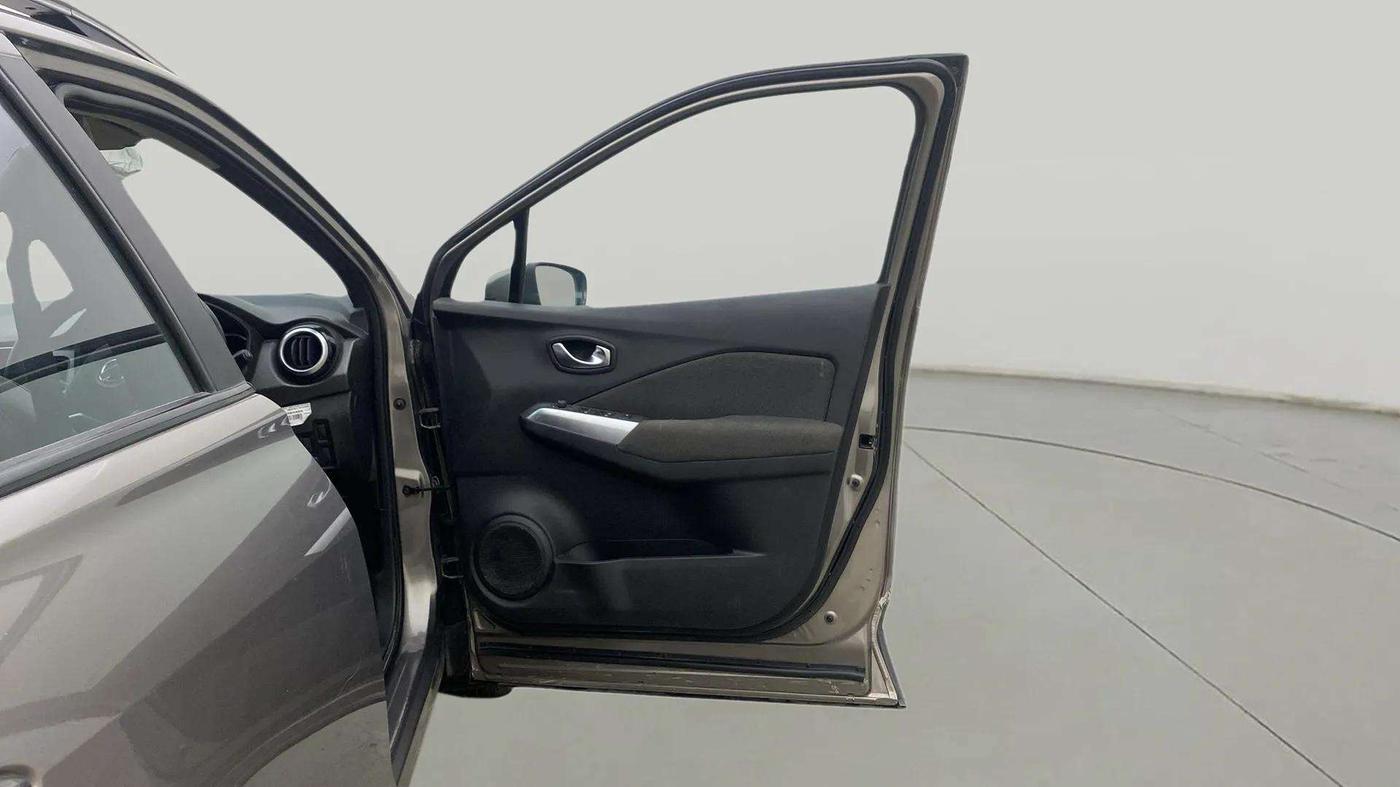 2021 Nissan Kicks XV 1.5, Petrol, Manual, 36,239 km, RHS Front Door