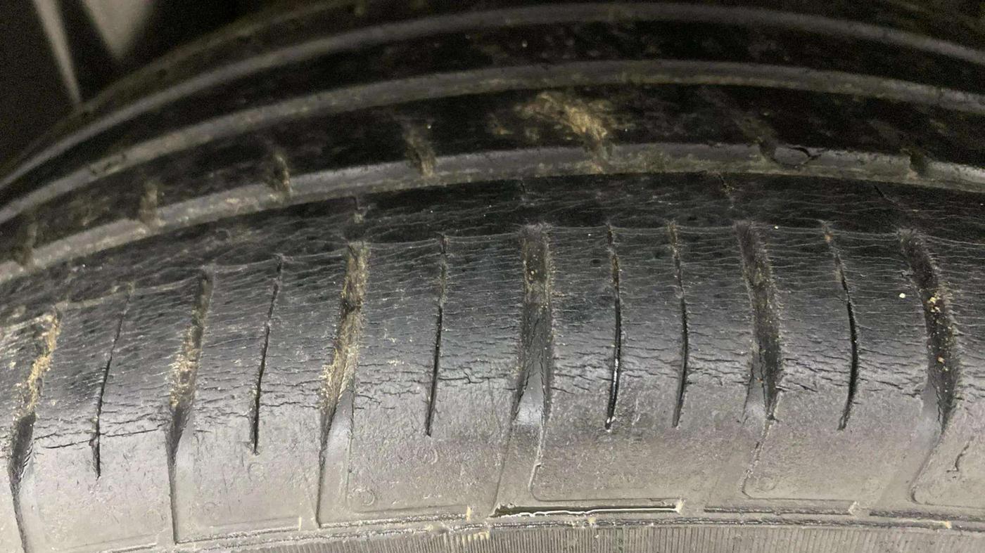 2021 Nissan Kicks XV 1.5, Petrol, Manual, 36,239 km, Left Rear Tyre Tread