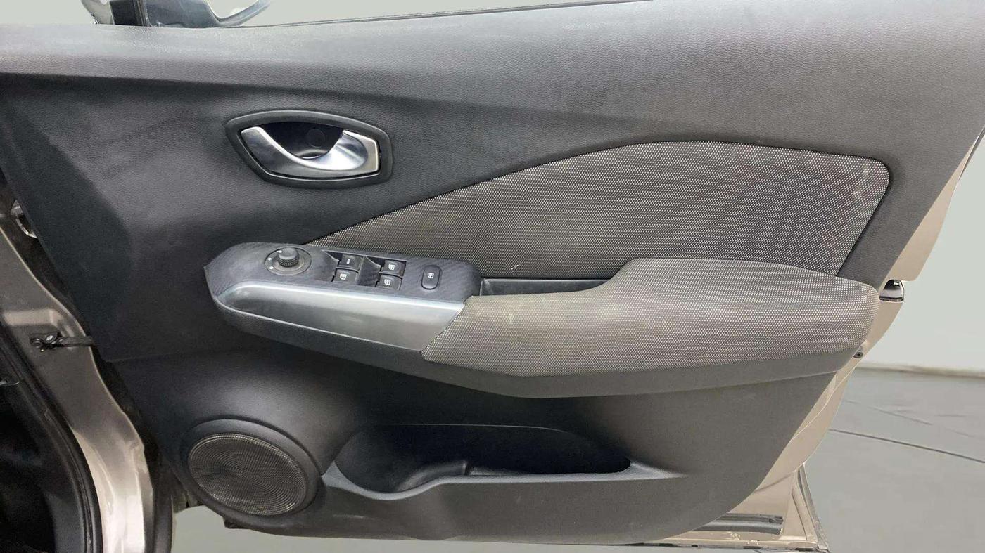 2021 Nissan Kicks XV 1.5, Petrol, Manual, 36,239 km, Driver Side Door Panels Control