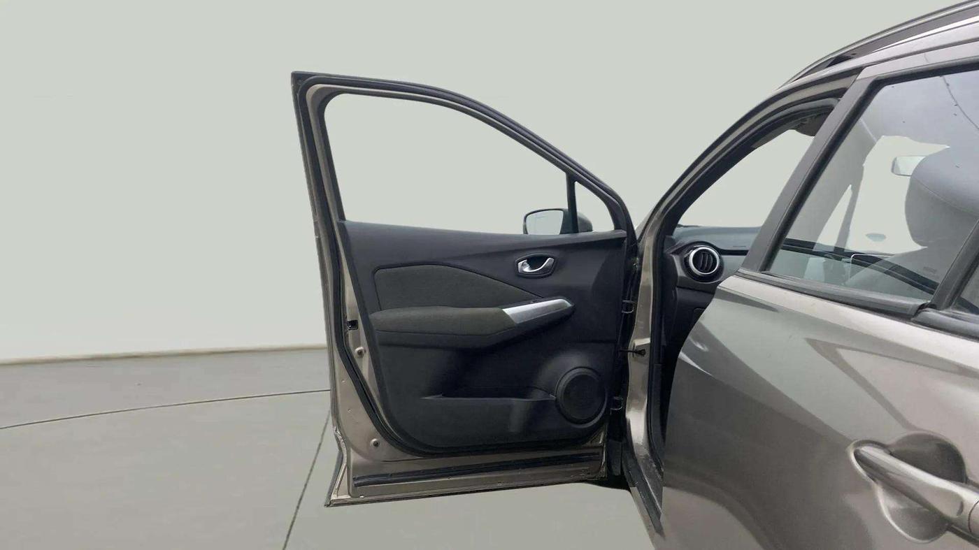 2021 Nissan Kicks XV 1.5, Petrol, Manual, 36,239 km, LHS Front Door