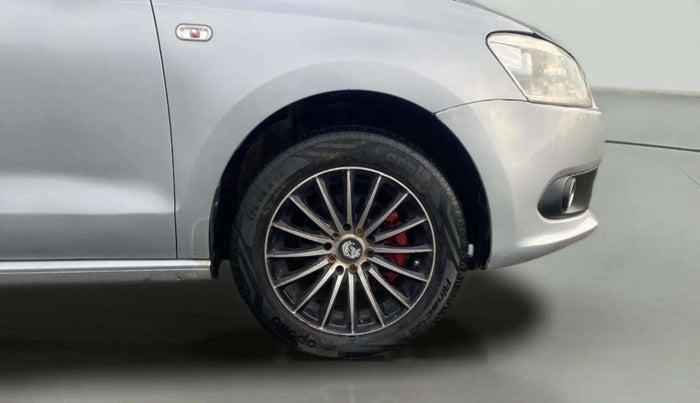 2013 Volkswagen Vento COMFORTLINE 1.6, Petrol, Manual, 69,533 km, Right Front Wheel