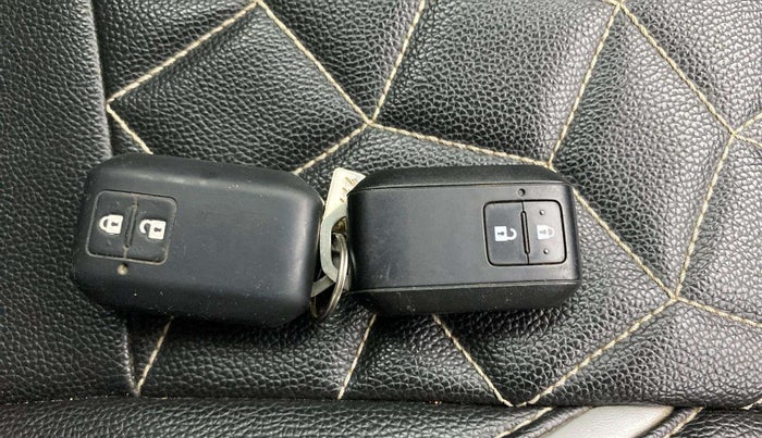 2021 Maruti Baleno ALPHA PETROL 1.2, Petrol, Manual, 65,344 km, Key Close Up