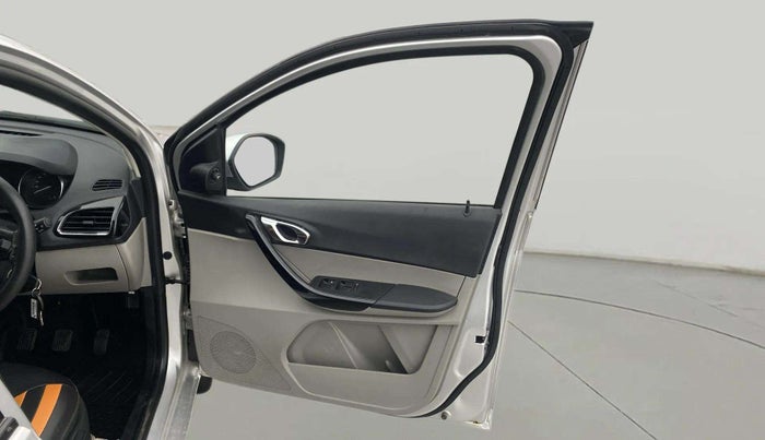 2018 Tata Tiago XZ PETROL, Petrol, Manual, 30,209 km, RHS Front Door