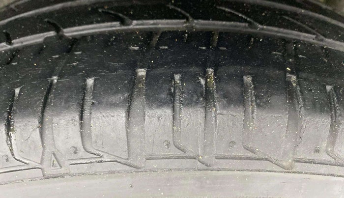 2018 Tata Tiago XZ PETROL, Petrol, Manual, 30,209 km, Left Rear Tyre Tread
