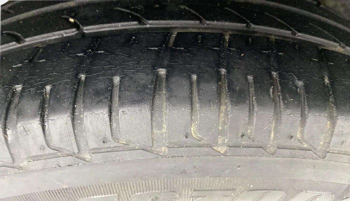 2018 Tata Tiago XZ PETROL, Petrol, Manual, 30,209 km, Right Rear Tyre Tread