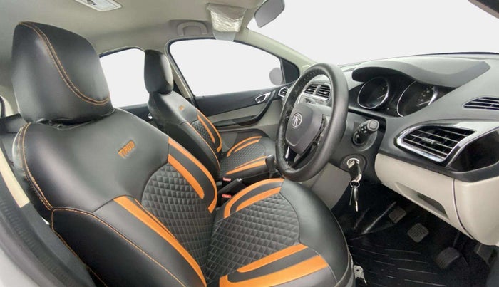 2018 Tata Tiago XZ PETROL, Petrol, Manual, 30,209 km, Right Side Front Door Cabin