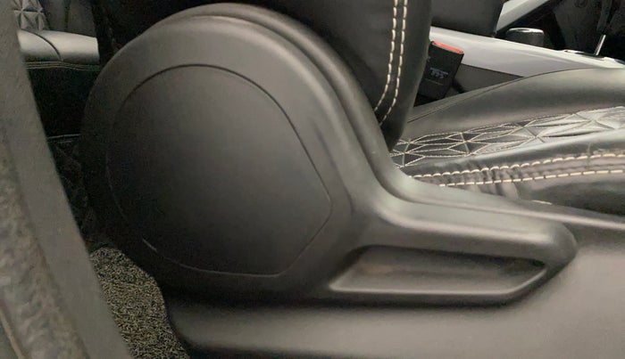 2022 Tata NEXON XMA SUNROOF PETROL, Petrol, Automatic, 41,512 km, Driver Side Adjustment Panel