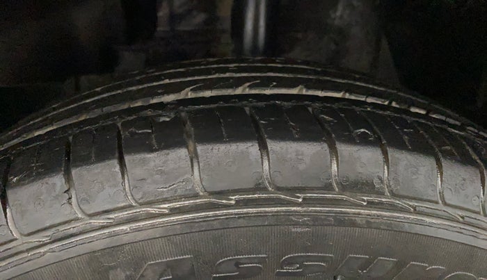 2022 Tata NEXON XMA SUNROOF PETROL, Petrol, Automatic, 41,512 km, Left Front Tyre Tread