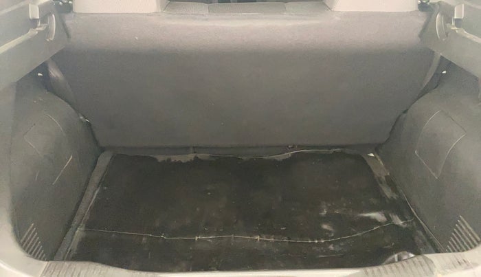 2022 Renault Kiger RXE MT, Petrol, Manual, 39,361 km, Boot Inside