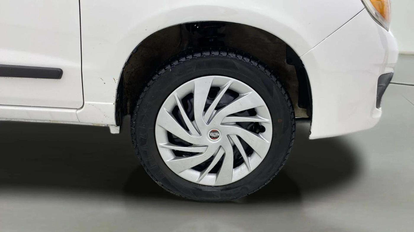 2014 Maruti Alto K10 VXI, Petrol, Manual, 1,41,879 km, Right Front Wheel