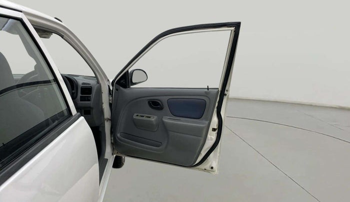 2014 Maruti Alto K10 VXI, Petrol, Manual, 1,41,879 km, RHS Front Door