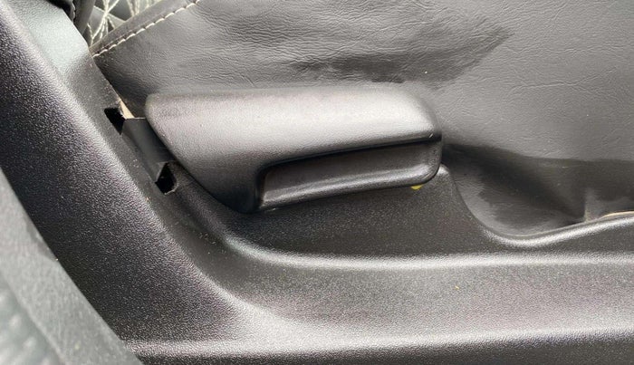 2021 Maruti Vitara Brezza VXI, Petrol, Manual, 25,657 km, Driver Side Adjustment Panel