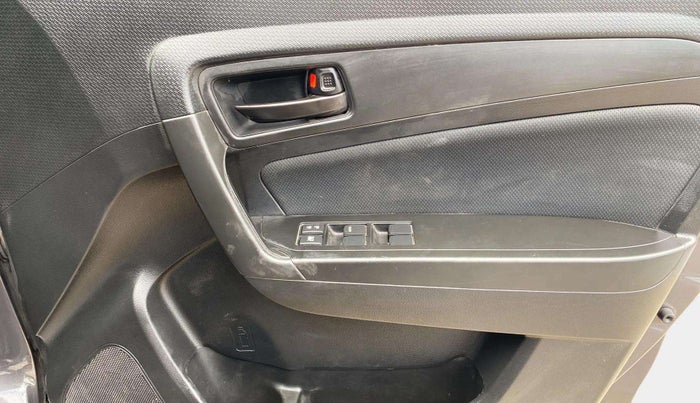 2021 Maruti Vitara Brezza VXI, Petrol, Manual, 25,657 km, Driver Side Door Panels Control