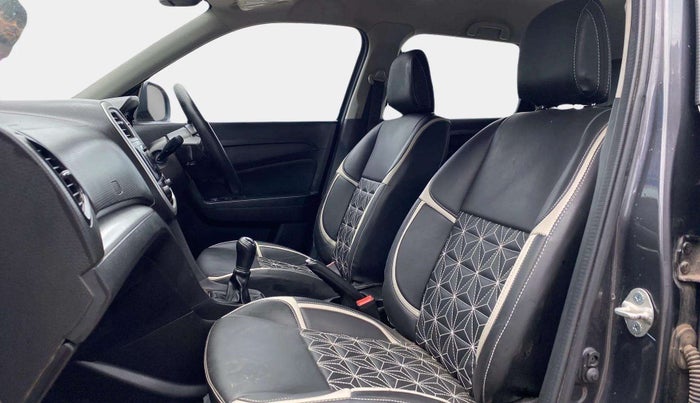 2021 Maruti Vitara Brezza VXI, Petrol, Manual, 25,657 km, Right Side Front Door Cabin