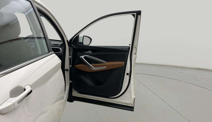 2020 MG HECTOR PLUS SHARP 1.5 PETROL TURBO CVT 6-STR, Petrol, Automatic, 50,365 km, RHS Front Door