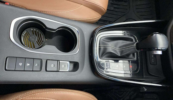 2020 MG HECTOR PLUS SHARP 1.5 PETROL TURBO CVT 6-STR, Petrol, Automatic, 50,365 km, Gear Lever
