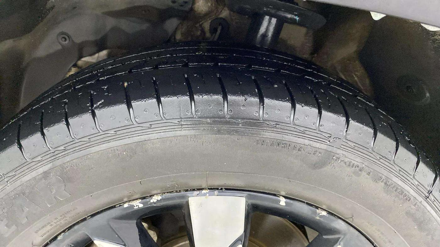 2020 MG HECTOR PLUS SHARP 1.5 PETROL TURBO DCT 6-STR, Petrol, Automatic, 50,447 km, Left Front Tyre Tread