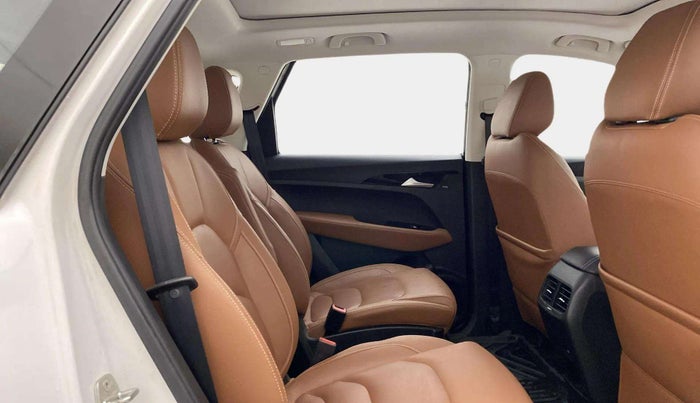 2020 MG HECTOR PLUS SHARP 1.5 PETROL TURBO CVT 6-STR, Petrol, Automatic, 50,365 km, Right Side Rear Door Cabin