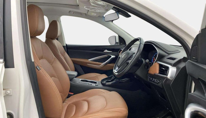2020 MG HECTOR PLUS SHARP 1.5 PETROL TURBO CVT 6-STR, Petrol, Automatic, 50,365 km, Right Side Front Door Cabin