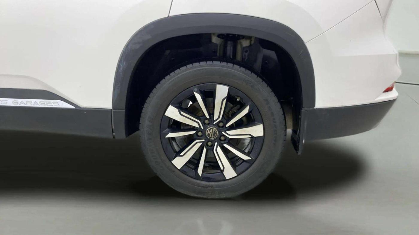 2020 MG HECTOR PLUS SHARP 1.5 PETROL TURBO DCT 6-STR, Petrol, Automatic, 50,447 km, Left Rear Wheel