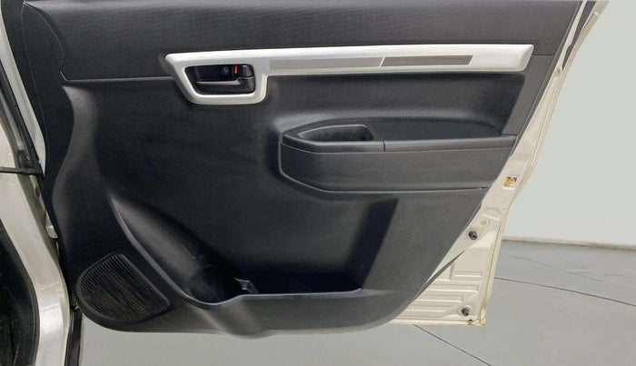 2020 Maruti S PRESSO VXI PLUS AMT, Petrol, Automatic, 53,384 km, Driver Side Door Panels Control