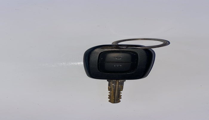 2023 Renault TRIBER RXT, Petrol, Manual, 51,069 km, Key Close Up