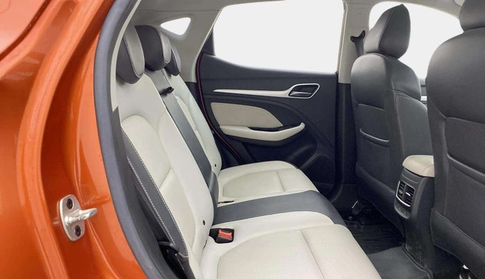 2022 MG ASTOR SHARP 1.5 CVT, Petrol, Automatic, 57,940 km, Right Side Rear Door Cabin