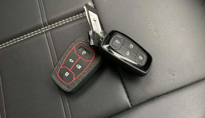 2023 Tata PUNCH CREATIVE  AMT, Petrol, Automatic, 7,615 km, Key Close Up