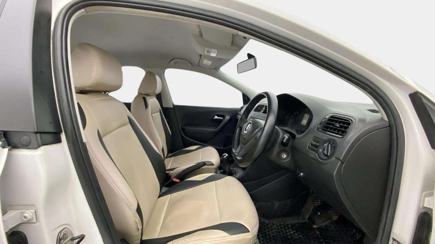 2019 Volkswagen Ameo TRENDLINE 1.0L, Petrol, Manual, 93,378 km, Right Side Front Door Cabin