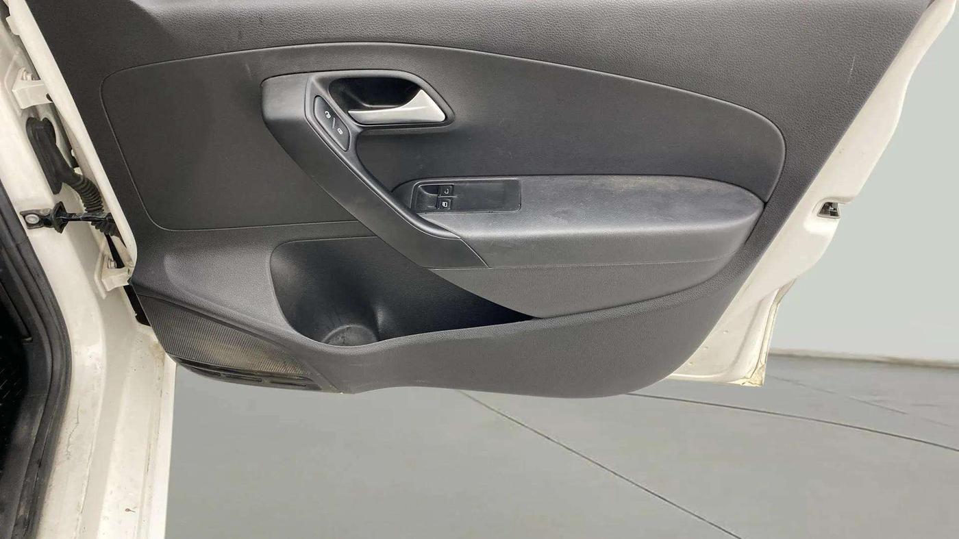 2019 Volkswagen Ameo TRENDLINE 1.0L, Petrol, Manual, 93,378 km, Driver Side Door Panels Control
