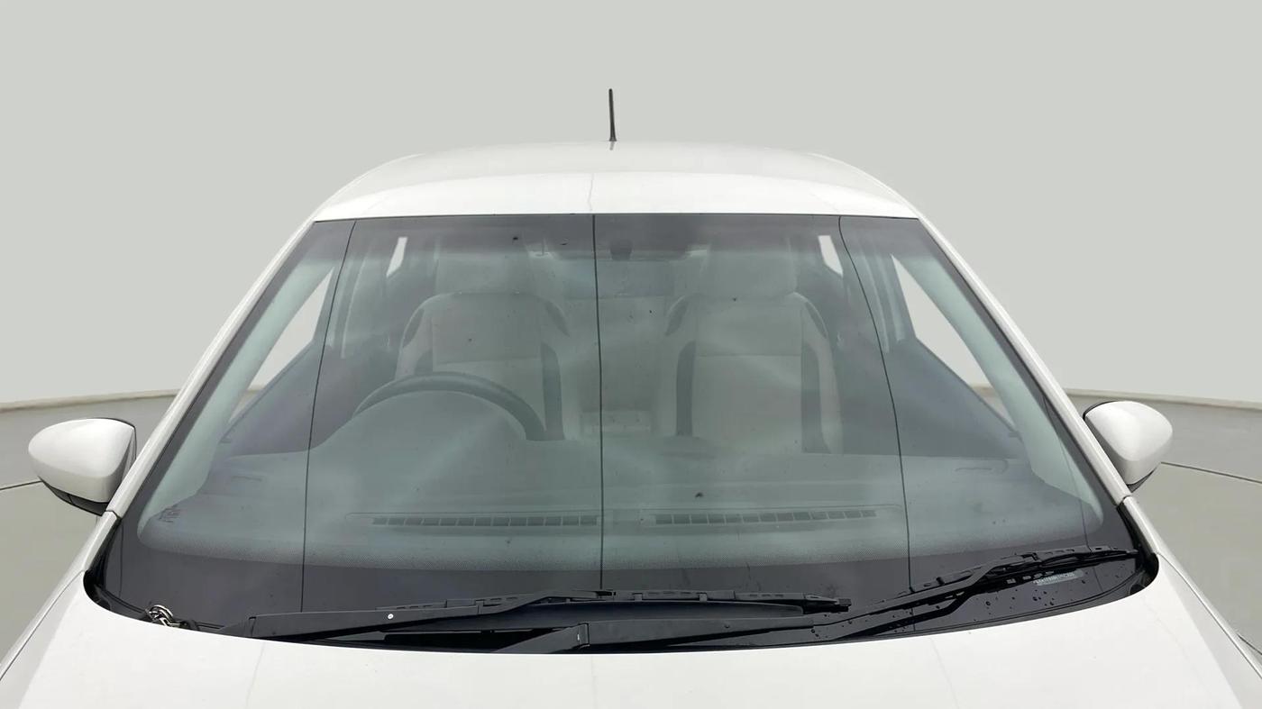 2019 Volkswagen Ameo TRENDLINE 1.0L, Petrol, Manual, 93,378 km, Front Windshield