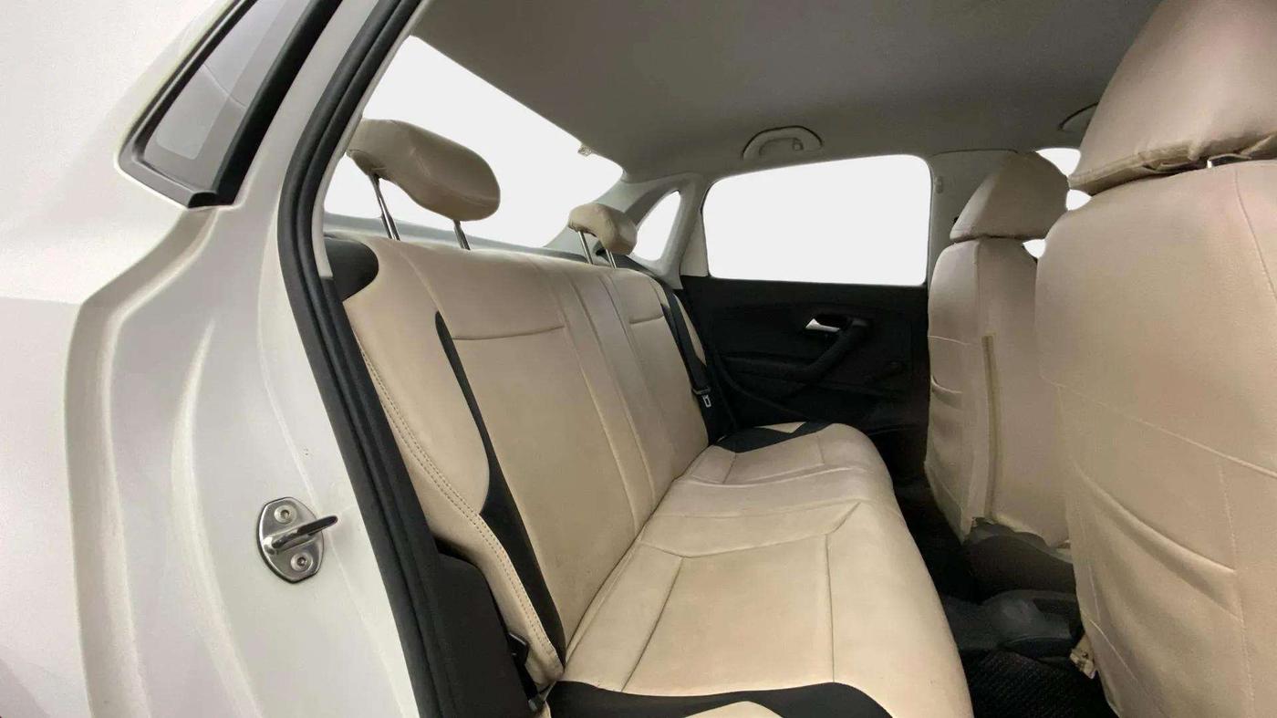 2019 Volkswagen Ameo TRENDLINE 1.0L, Petrol, Manual, 93,378 km, Right Side Rear Door Cabin