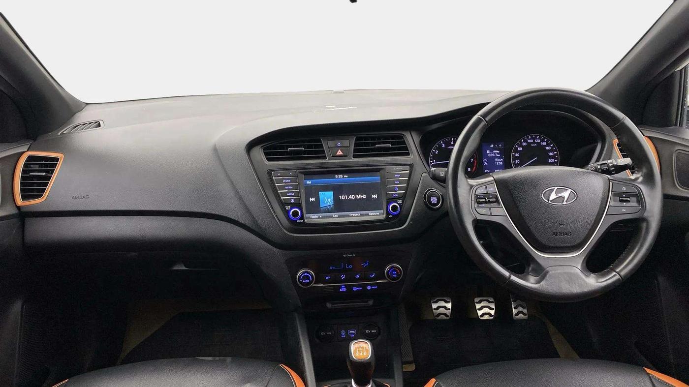 2016 Hyundai i20 Active 1.2 SX, Petrol, Manual, 89,619 km, Dashboard