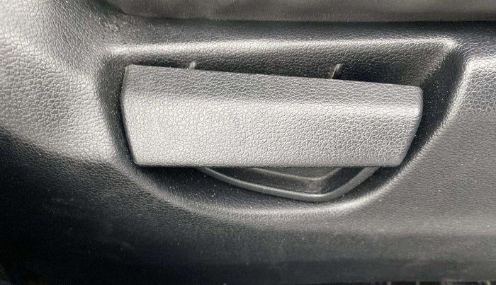 2019 Hyundai NEW SANTRO SPORTZ MT, Petrol, Manual, 56,431 km, Driver Side Adjustment Panel