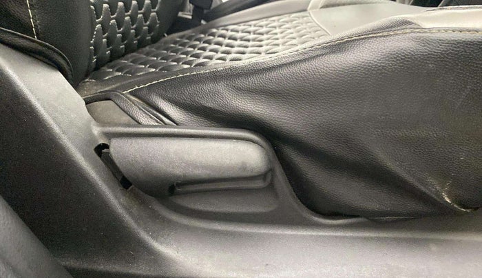 2017 Maruti Swift VXI, CNG, Manual, 62,168 km, Driver Side Adjustment Panel