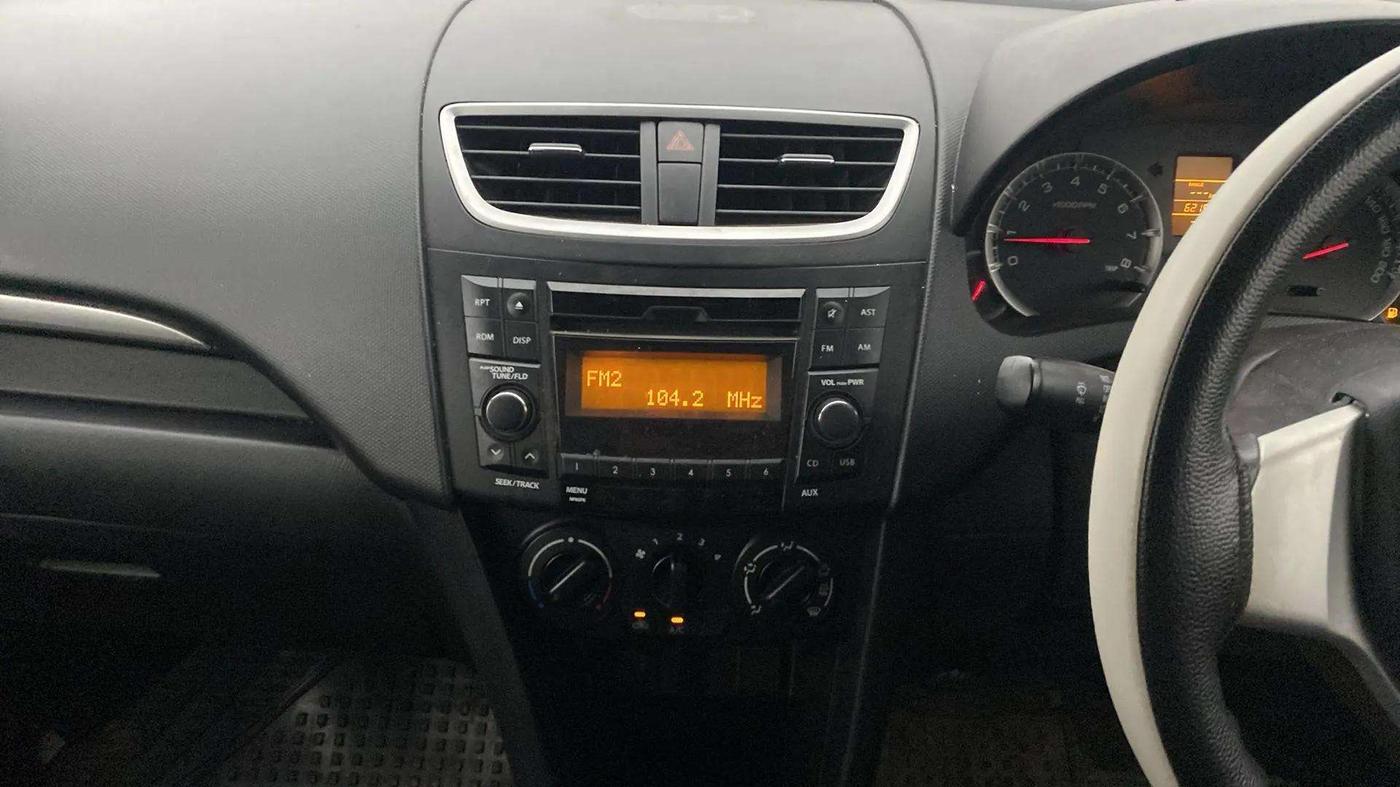 2017 Maruti Swift VXI, CNG, Manual, 62,168 km, Air Conditioner